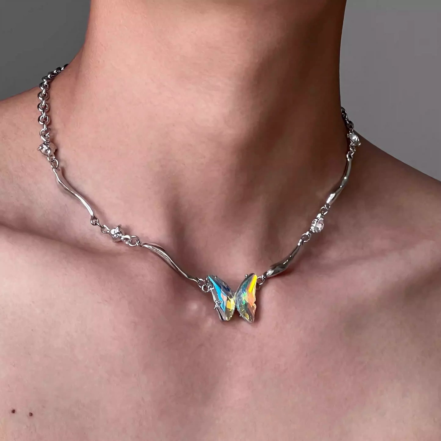 Gradient Butterfly Metal Irregular Necklace