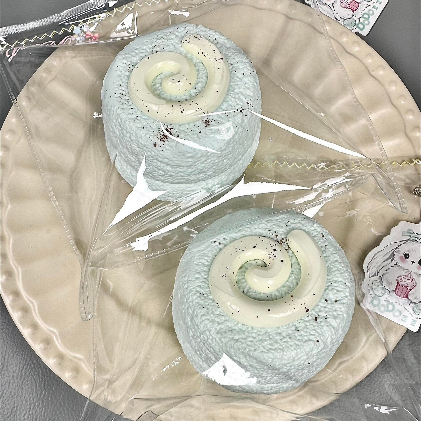 Double-Layer Mint Cream Round Toast Stress Relief Squeeze Slow-Rising Squishy Toy