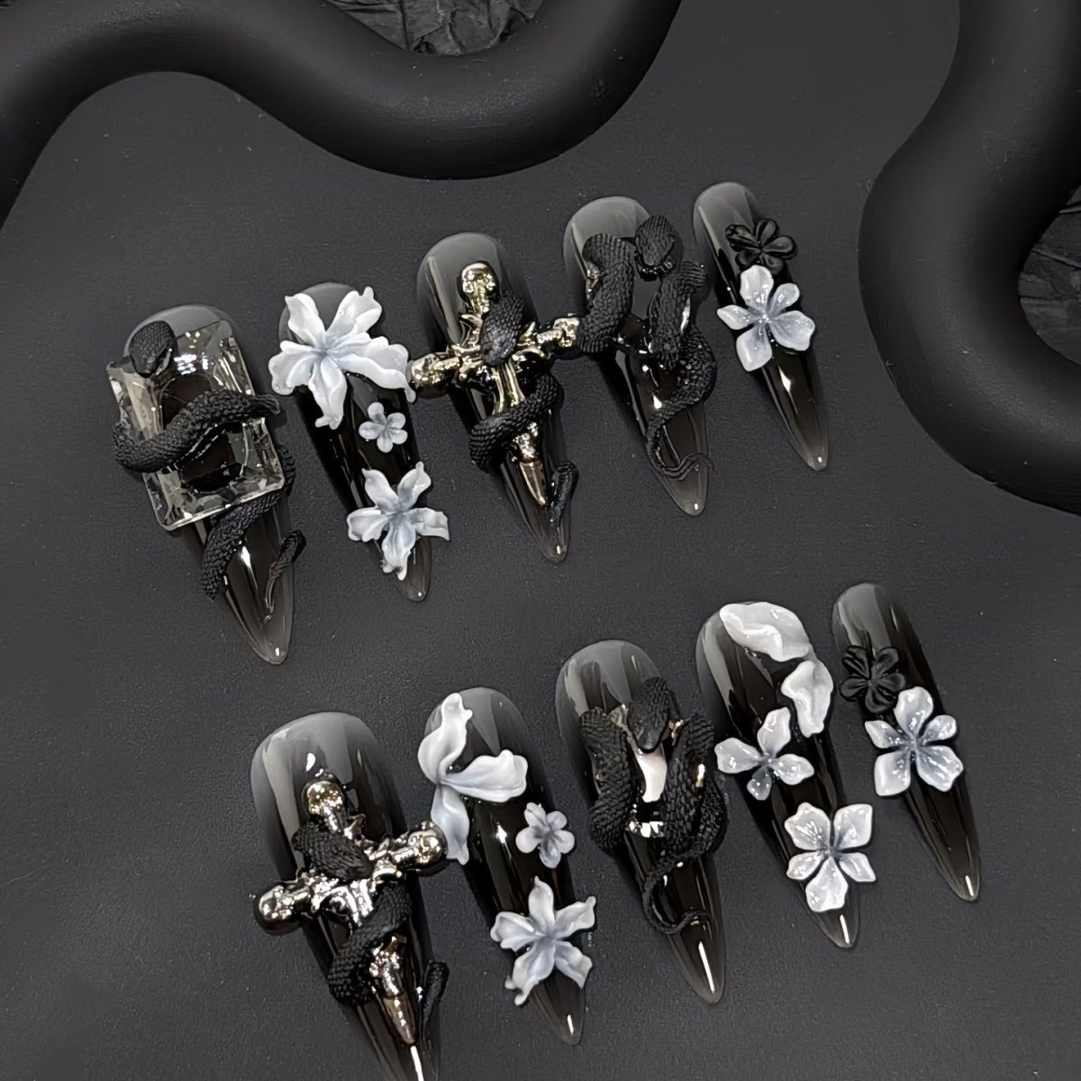 Long Almond Black Mamba Lily Stigmata Flower Design Handmade Press On Nail Set