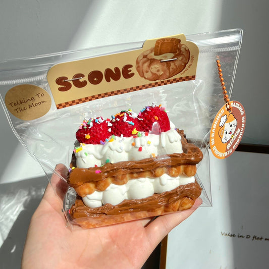 Five-Layer Strawberry Puff Pastry Tart Stress Relief Squeeze Slow-Rising Squishy Toy