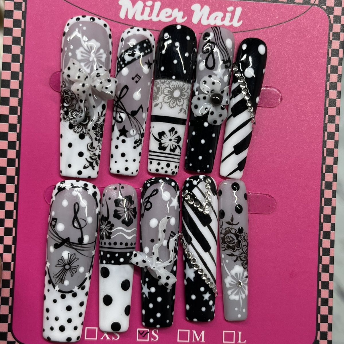 Long Tube Gothic Score Handmade Press On Nail Set