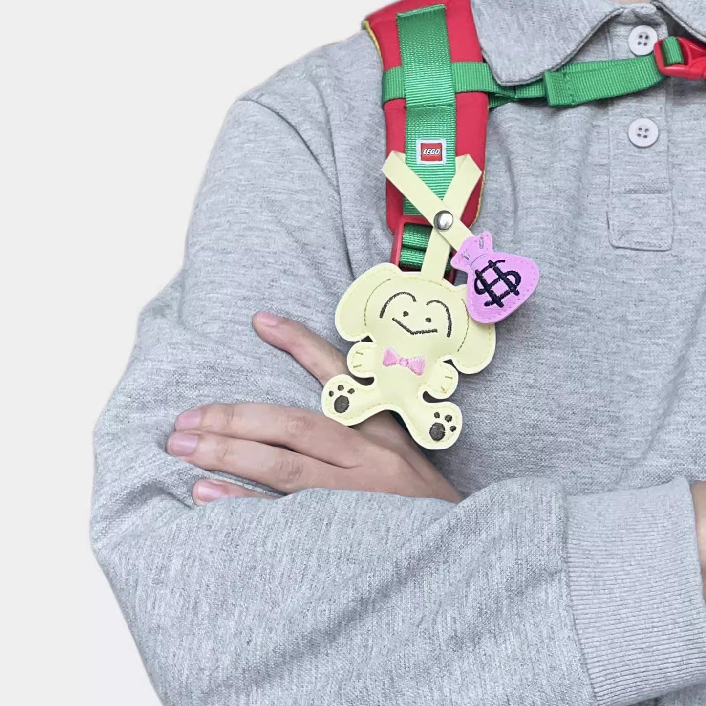 A dirty monkey, a rich puppy, a leather embroidered padded three-dimensional bag hanger