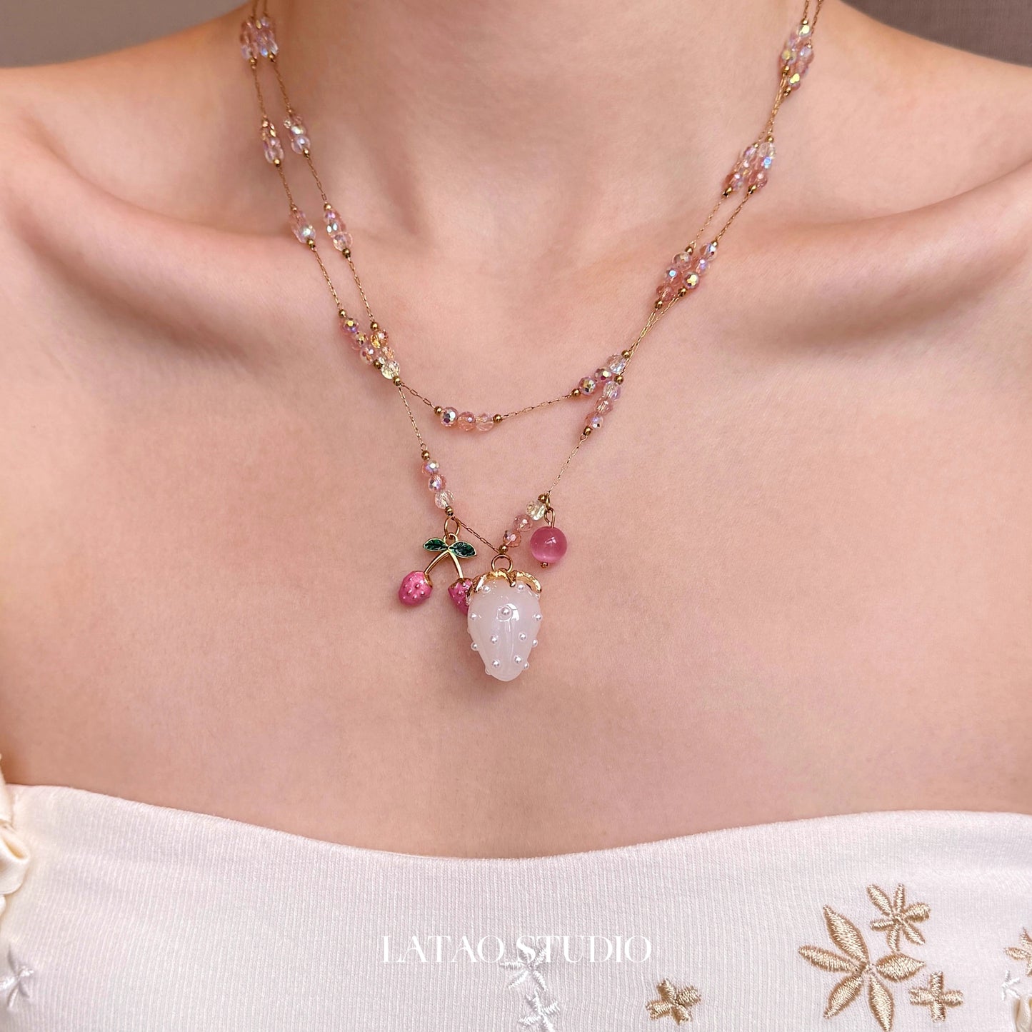 🍓Cross-shaped strawberry titanium steel necklace choker