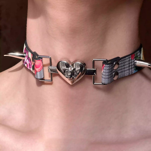 Heart Lock Grid Pattern Rivet Collar