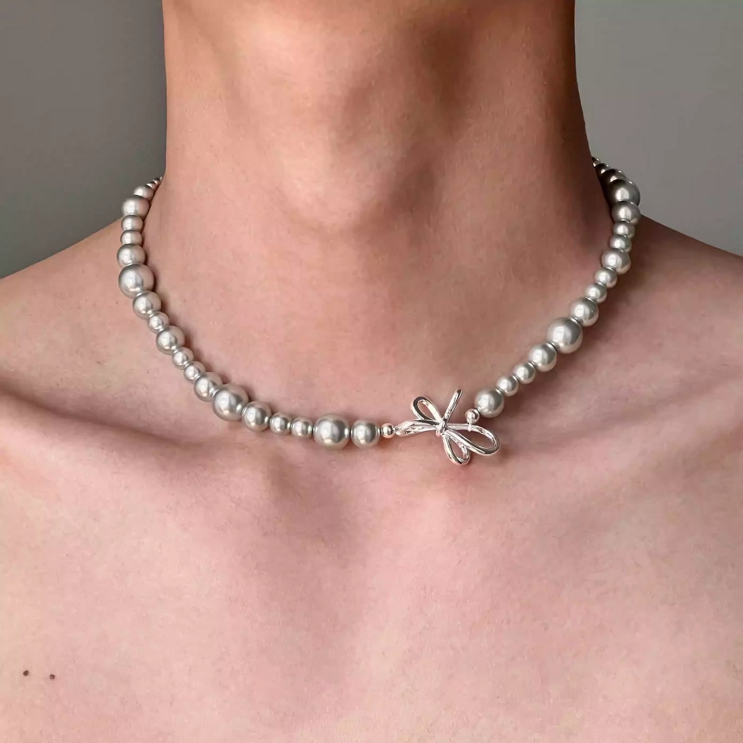 Grey Pearl Bowknot Necklace